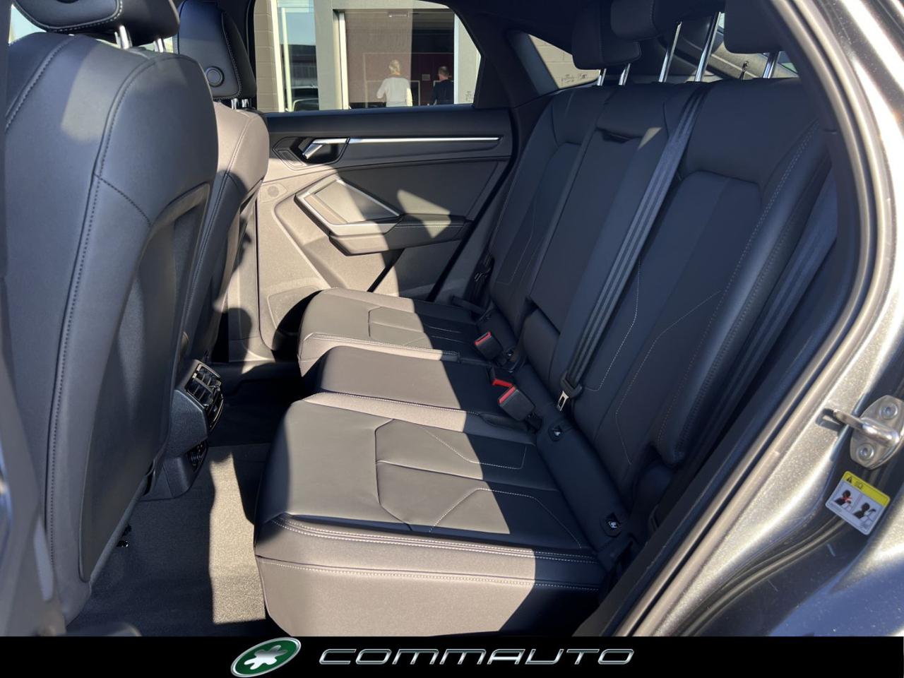 AUDI Q3 Sportback 35 TDI S tronic IdentityBlack - 29