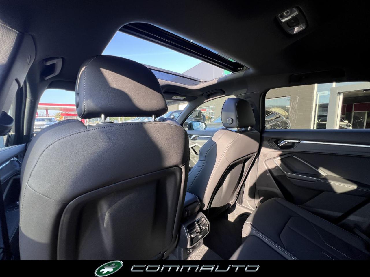 AUDI Q3 Sportback 35 TDI S tronic IdentityBlack - 9