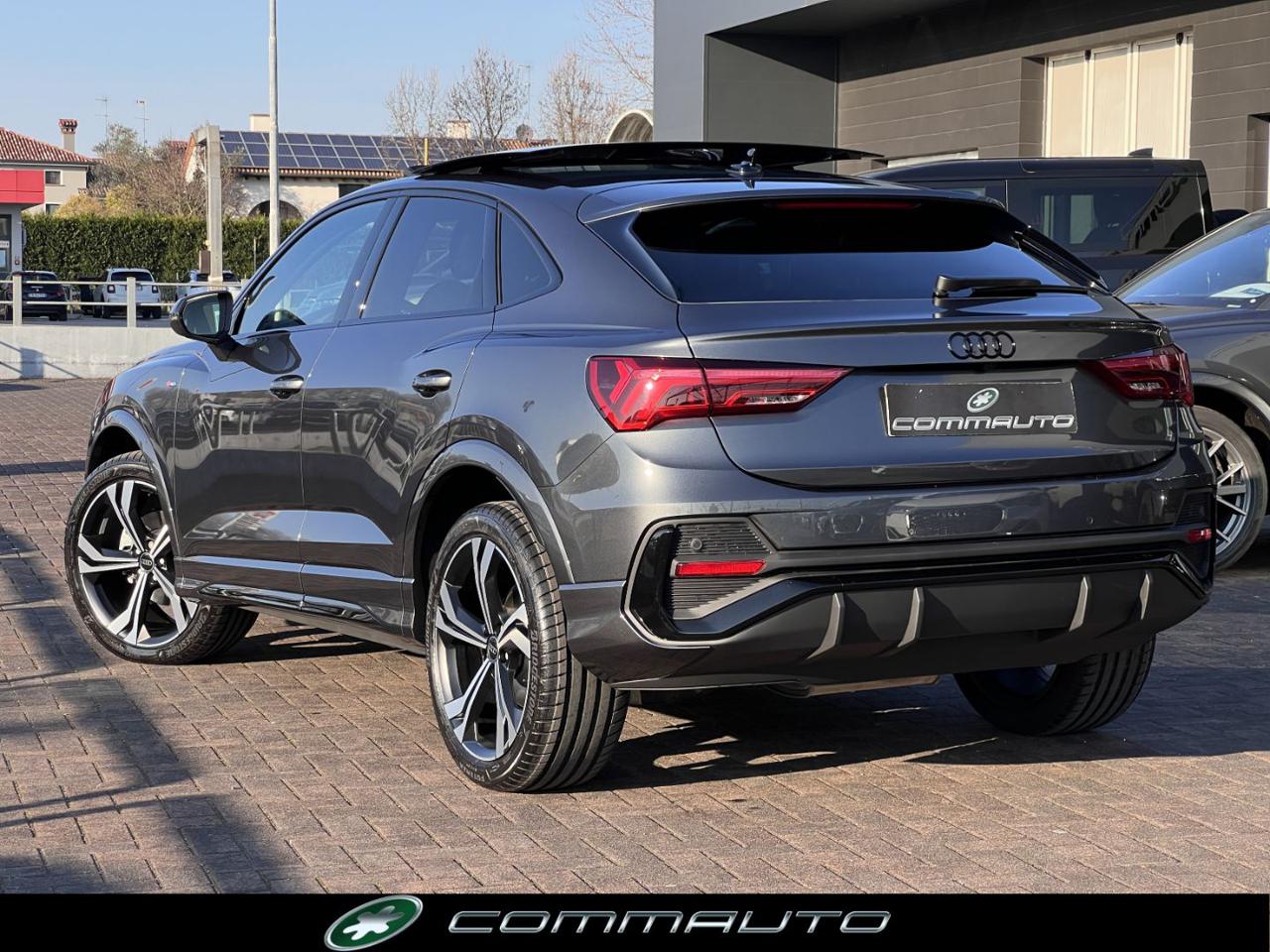 AUDI Q3 Sportback 35 TDI S tronic IdentityBlack - 4