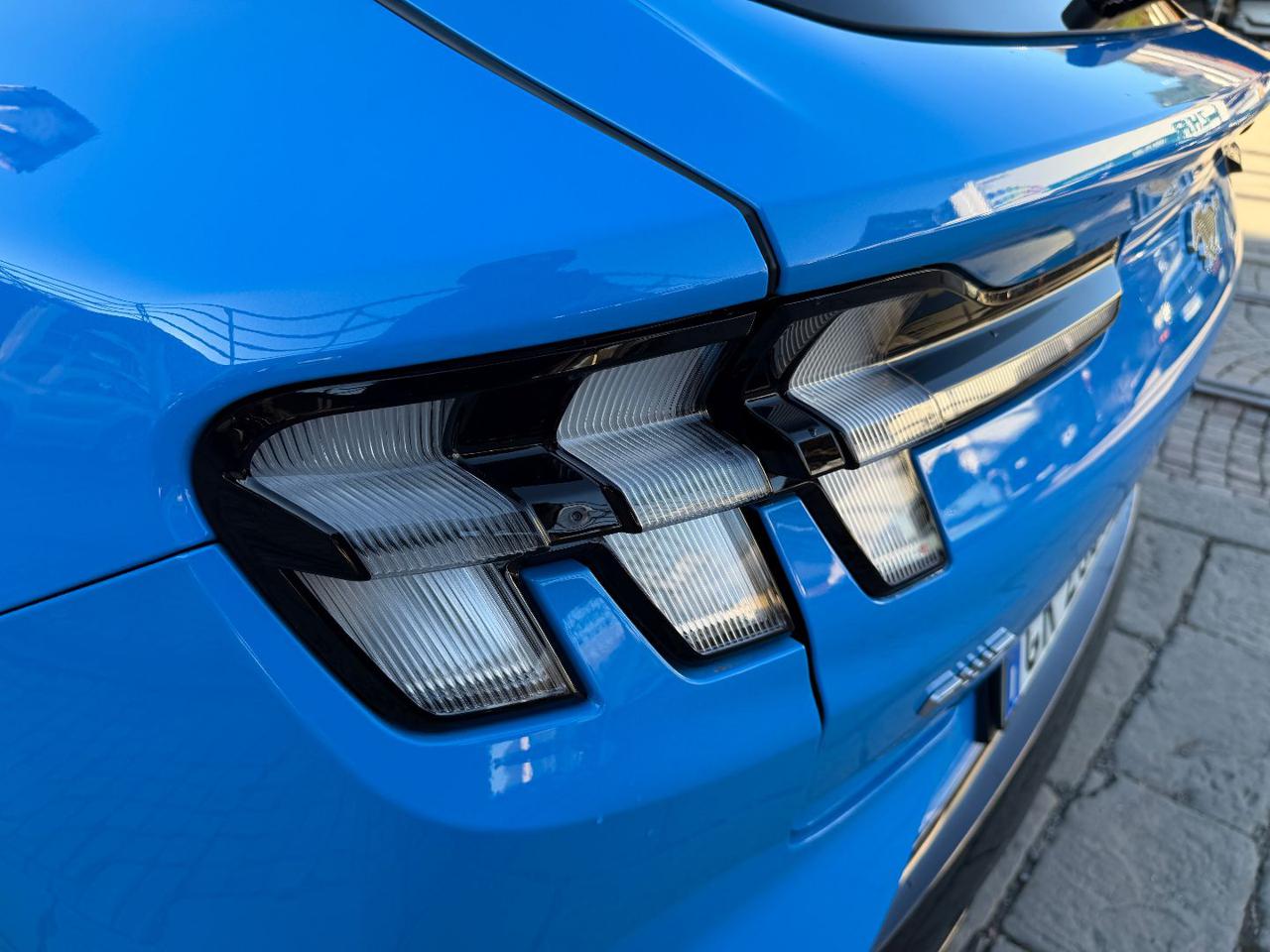 FORD Mustang Mach-E AWD Standard Range Premium 269 CV - 26