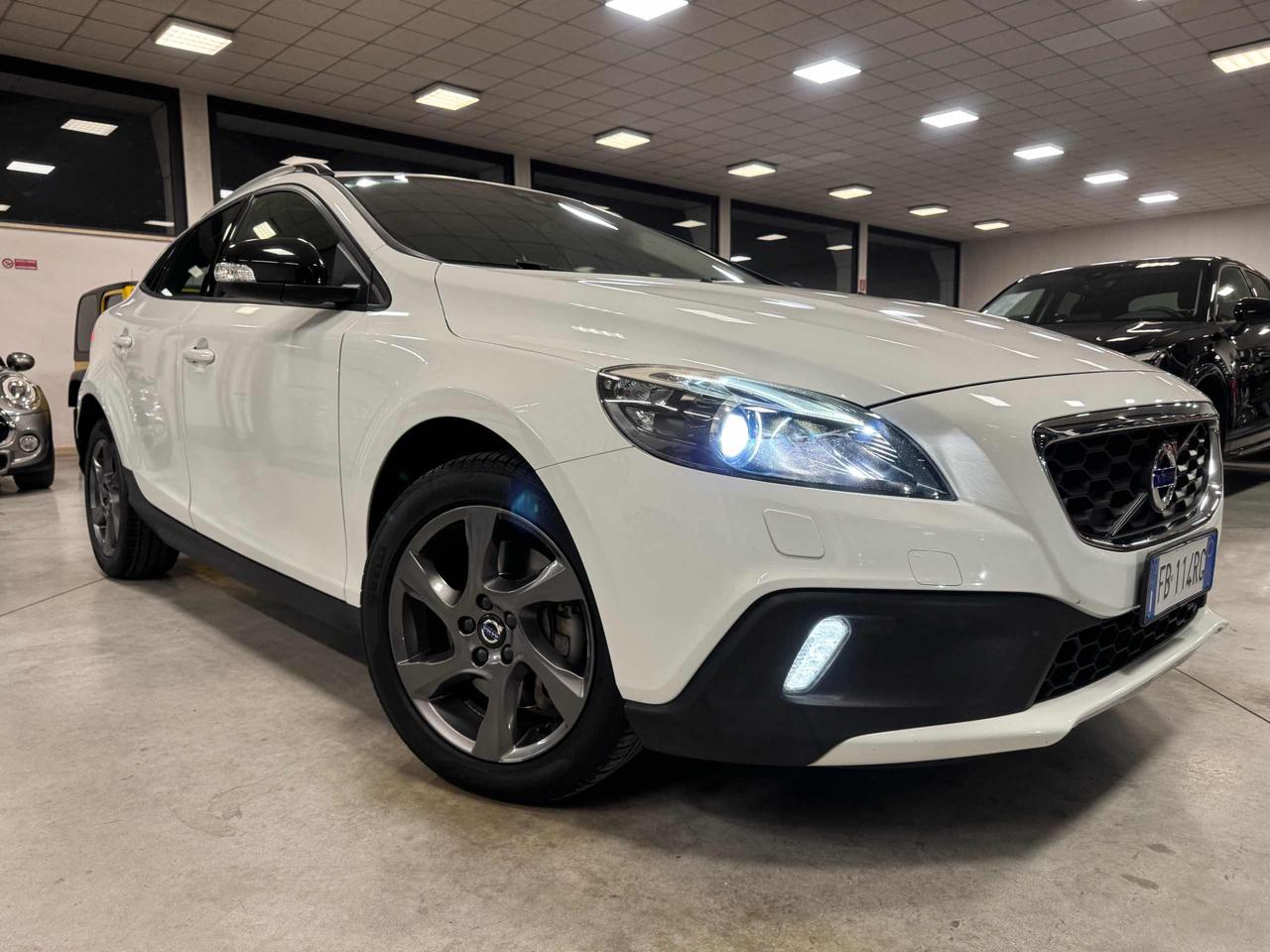 VOLVO V40 Cross Country D2 Kinetic - 2