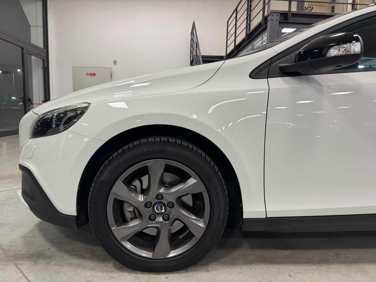 VOLVO V40 Cross Country D2 Kinetic - 18