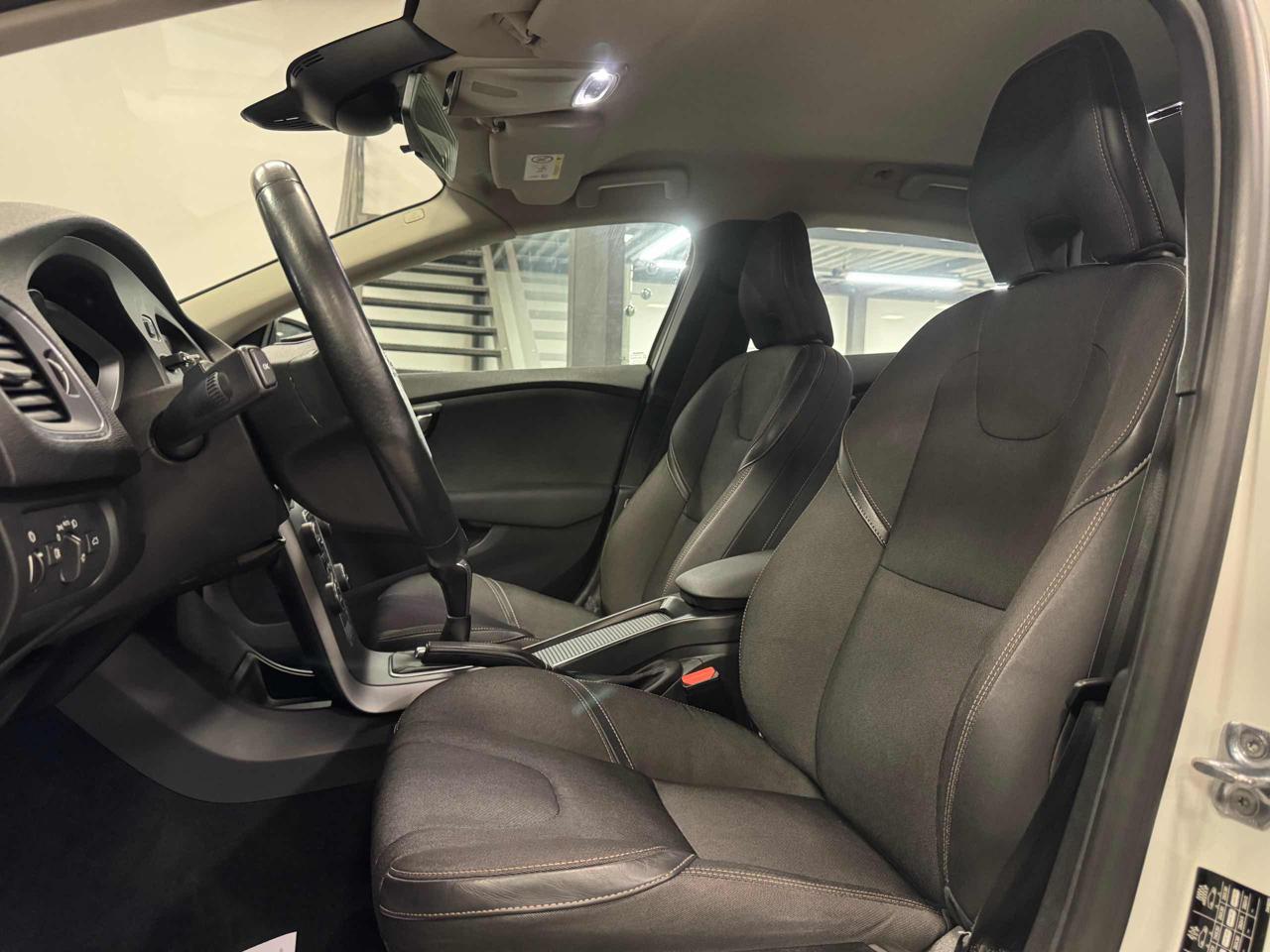 VOLVO V40 Cross Country D2 Kinetic - 7