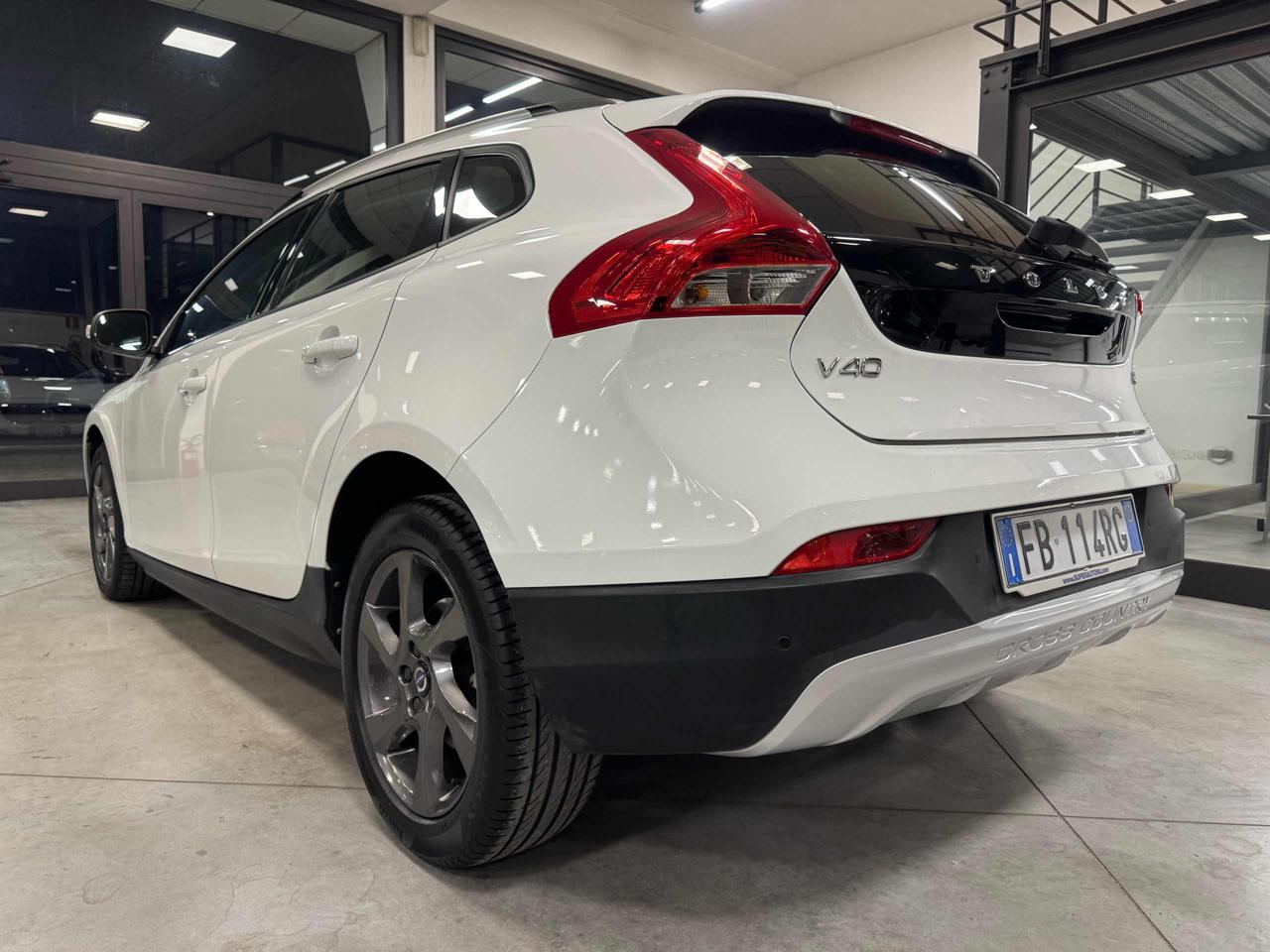 VOLVO V40 Cross Country D2 Kinetic - 3