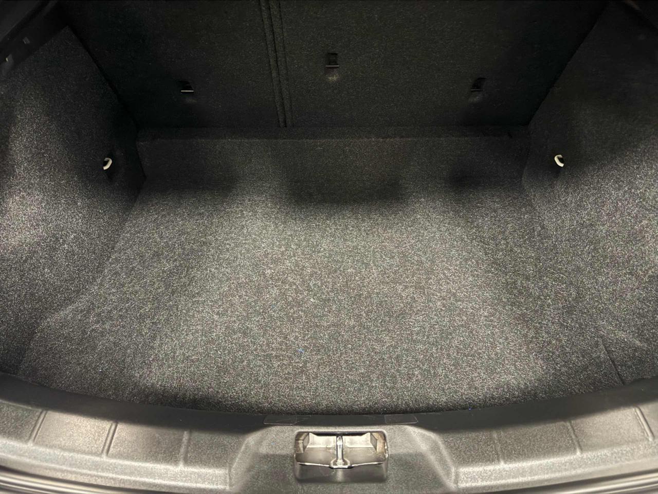 VOLVO V40 Cross Country D2 Kinetic - 10