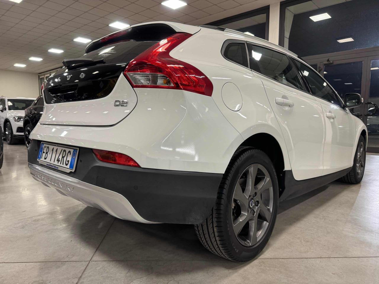 VOLVO V40 Cross Country D2 Kinetic - 4