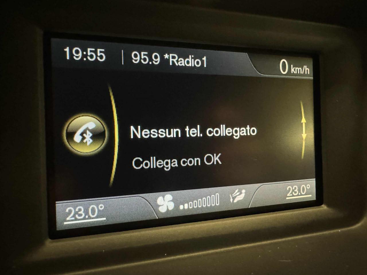 VOLVO V40 Cross Country D2 Kinetic - 14