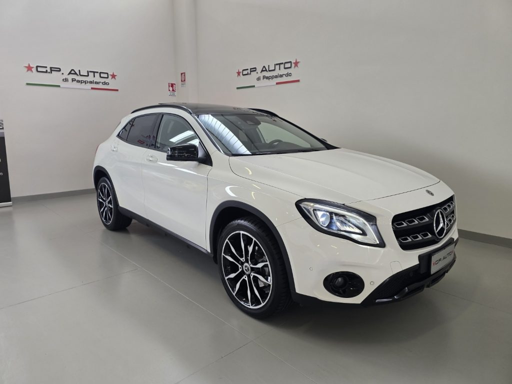 MERCEDES-BENZ GLA 200 d Automatic 4Matic Premium + Tetto - 3
