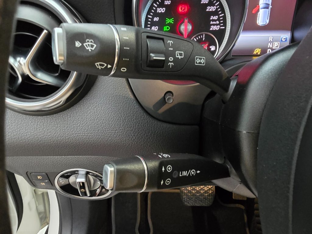 MERCEDES-BENZ GLA 200 d Automatic 4Matic Premium + Tetto - 16