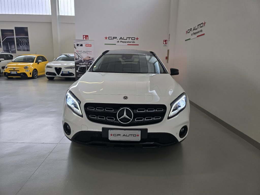 MERCEDES-BENZ GLA 200 d Automatic 4Matic Premium + Tetto - 2