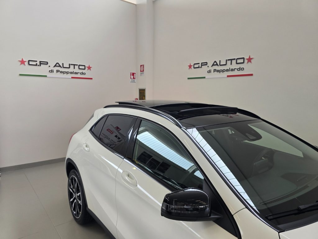 MERCEDES-BENZ GLA 200 d Automatic 4Matic Premium + Tetto - 28