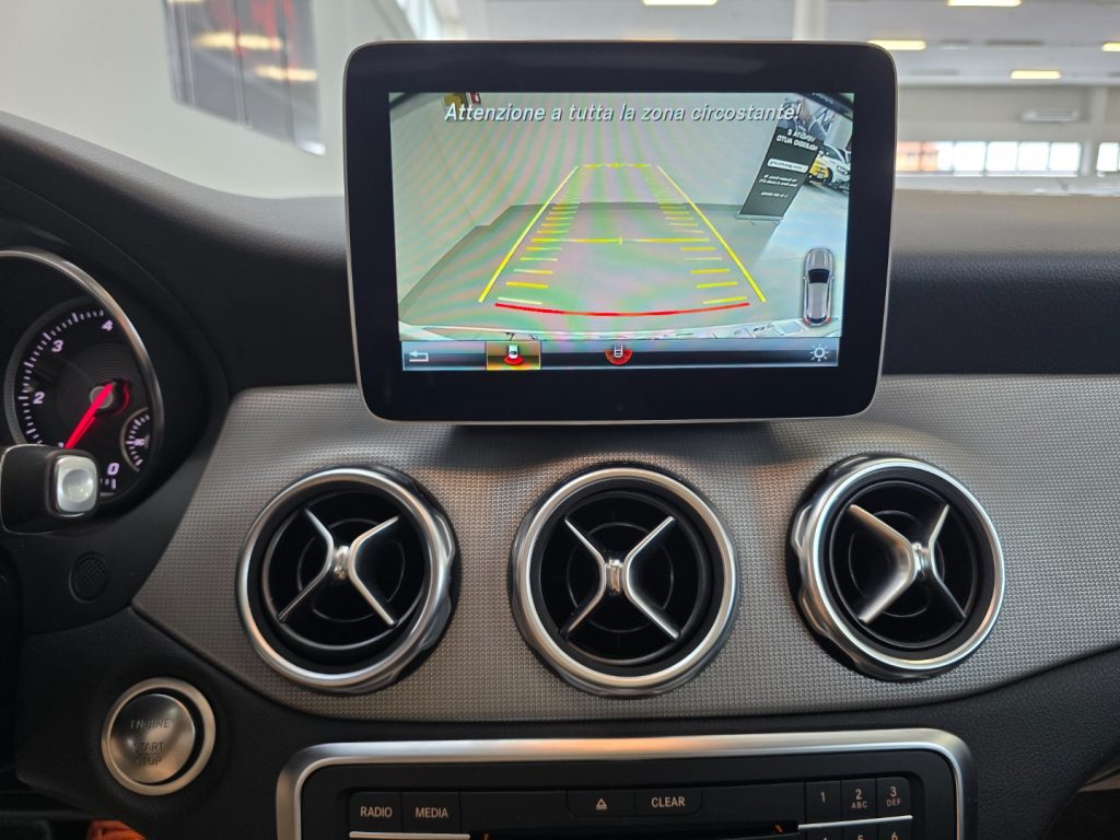 MERCEDES-BENZ GLA 200 d Automatic 4Matic Premium + Tetto - 17