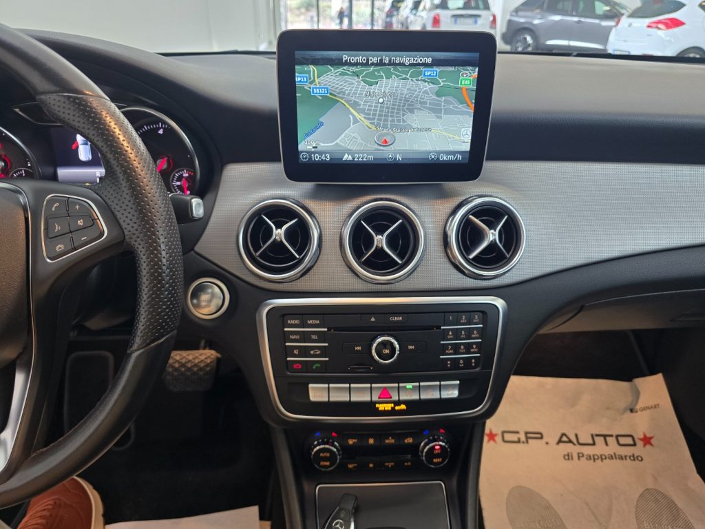 MERCEDES-BENZ GLA 200 d Automatic 4Matic Premium + Tetto - 18