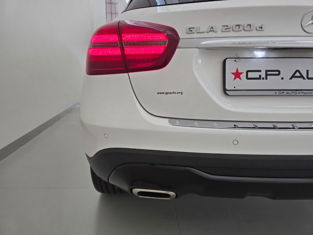 MERCEDES-BENZ GLA 200 d Automatic 4Matic Premium + Tetto - 7