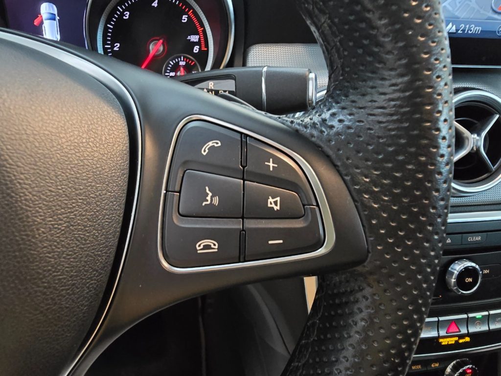 MERCEDES-BENZ GLA 200 d Automatic 4Matic Premium + Tetto - 14