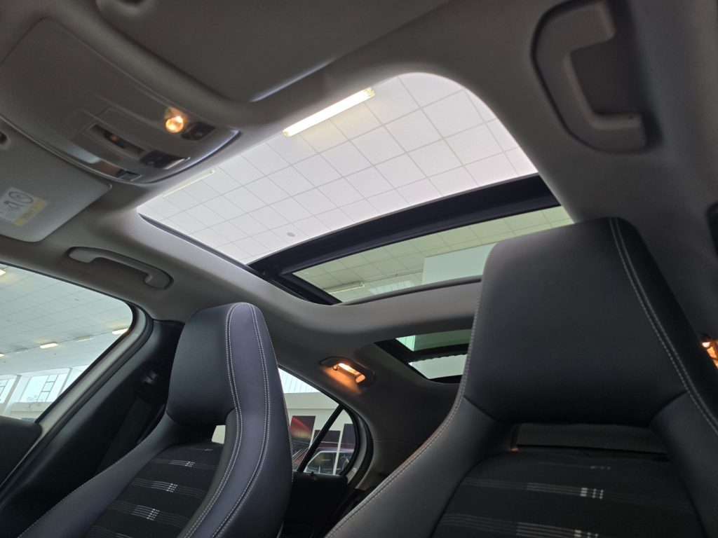 MERCEDES-BENZ GLA 200 d Automatic 4Matic Premium + Tetto - 25