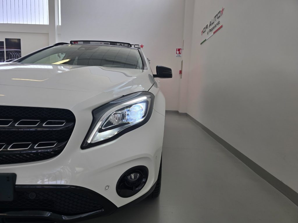 MERCEDES-BENZ GLA 200 d Automatic 4Matic Premium + Tetto - 26