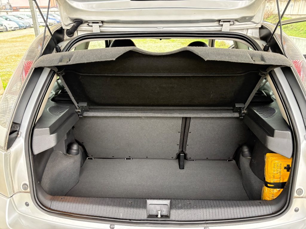 OPEL Corsa 1.2i 16V cat 3 porte OK NEOPATENTATI PRIMO PREZZO - 26