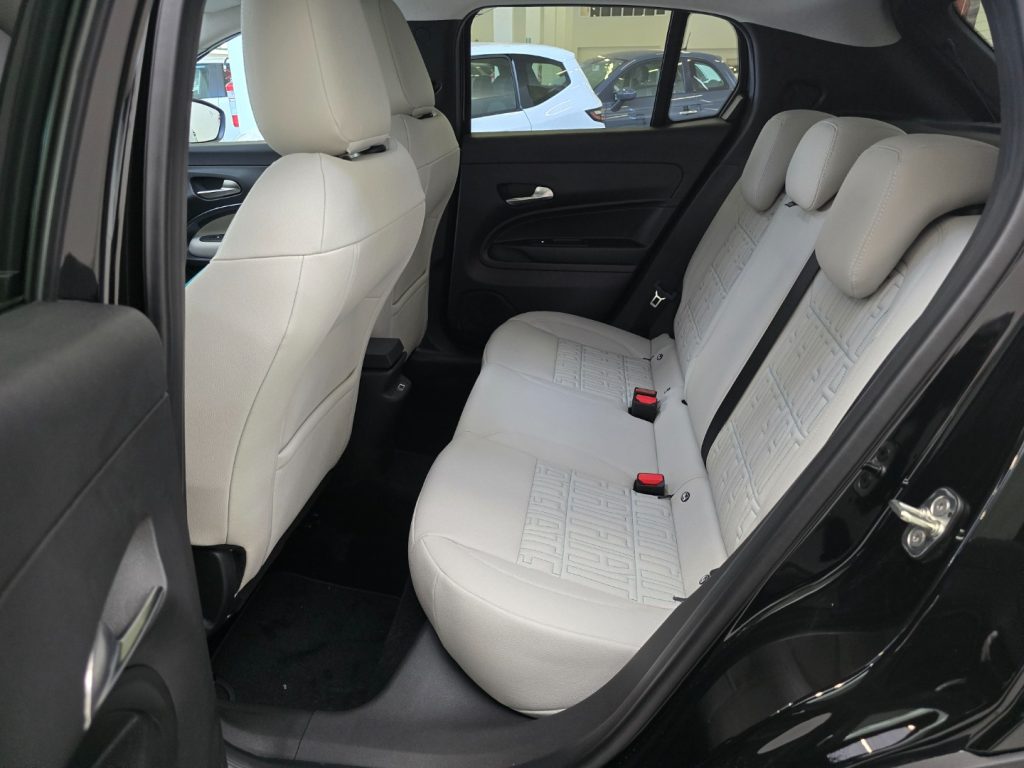 FIAT 600 Hybrid DCT MHEV La Prima - 11