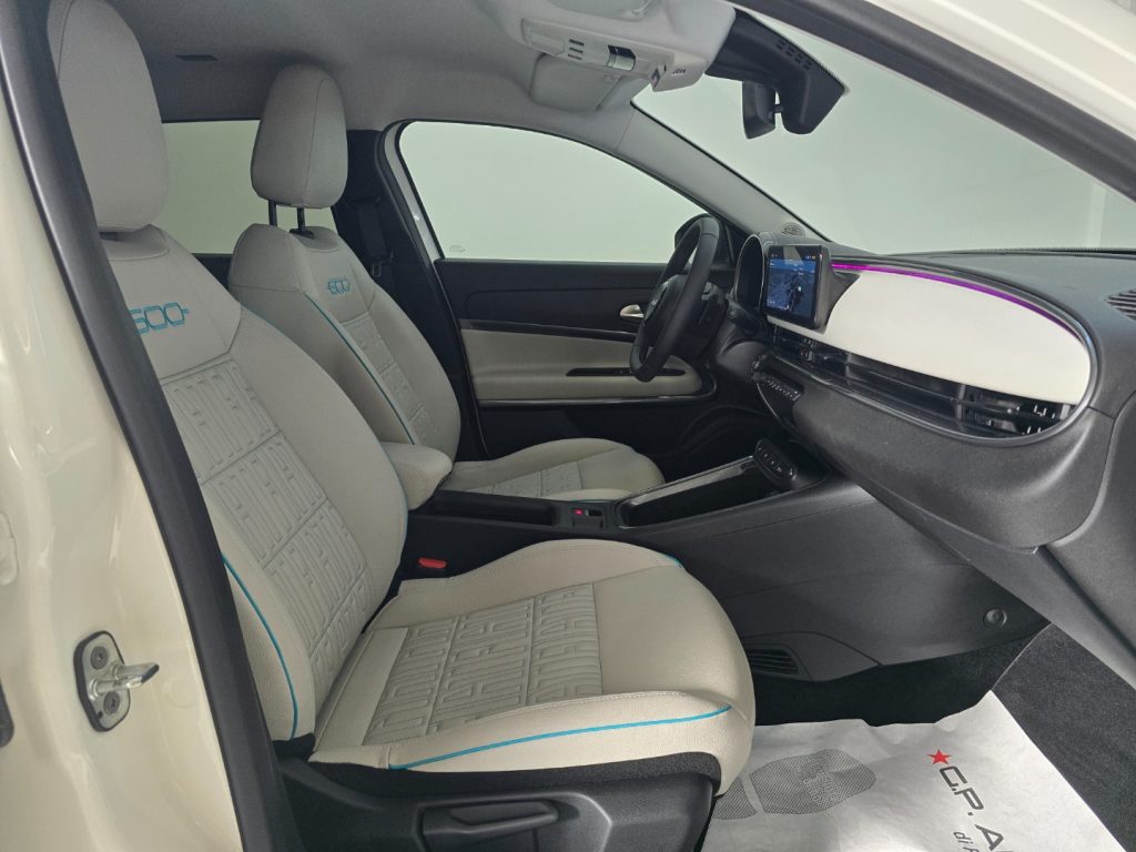 FIAT 600 Hybrid DCT MHEV La Prima - 24