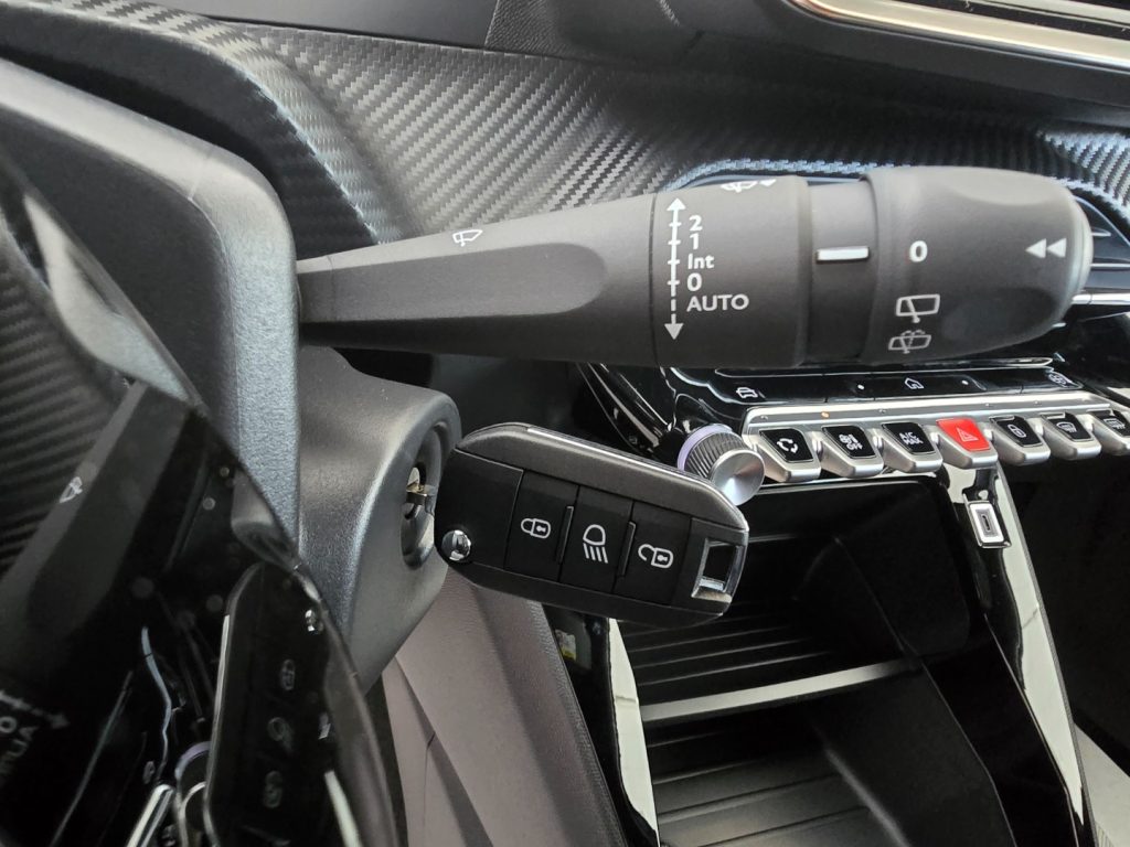 PEUGEOT 2008 PureTech 100 S&S Allure - 14