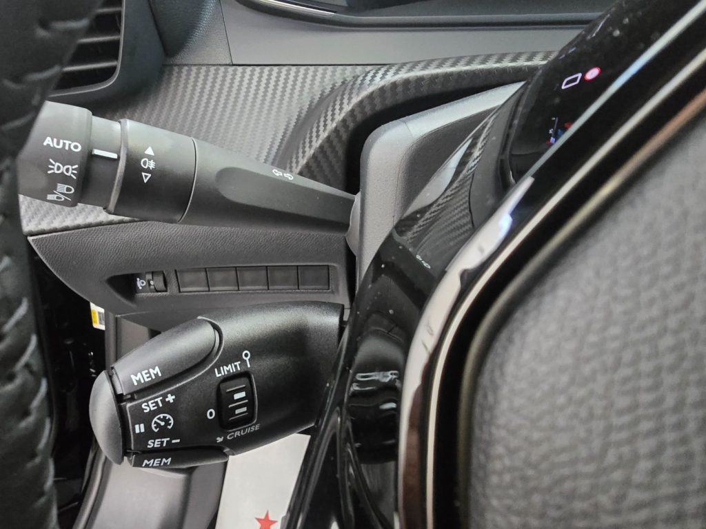 PEUGEOT 2008 PureTech 100 S&S Allure - 15