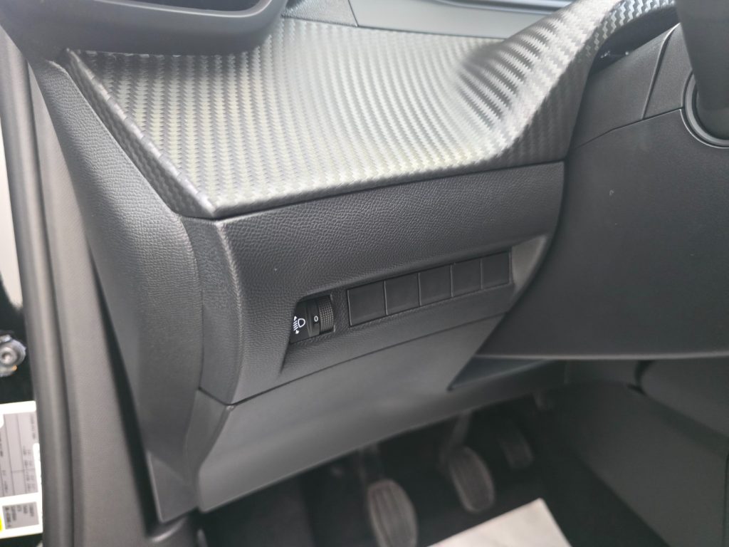 PEUGEOT 2008 PureTech 100 S&S Allure - 18