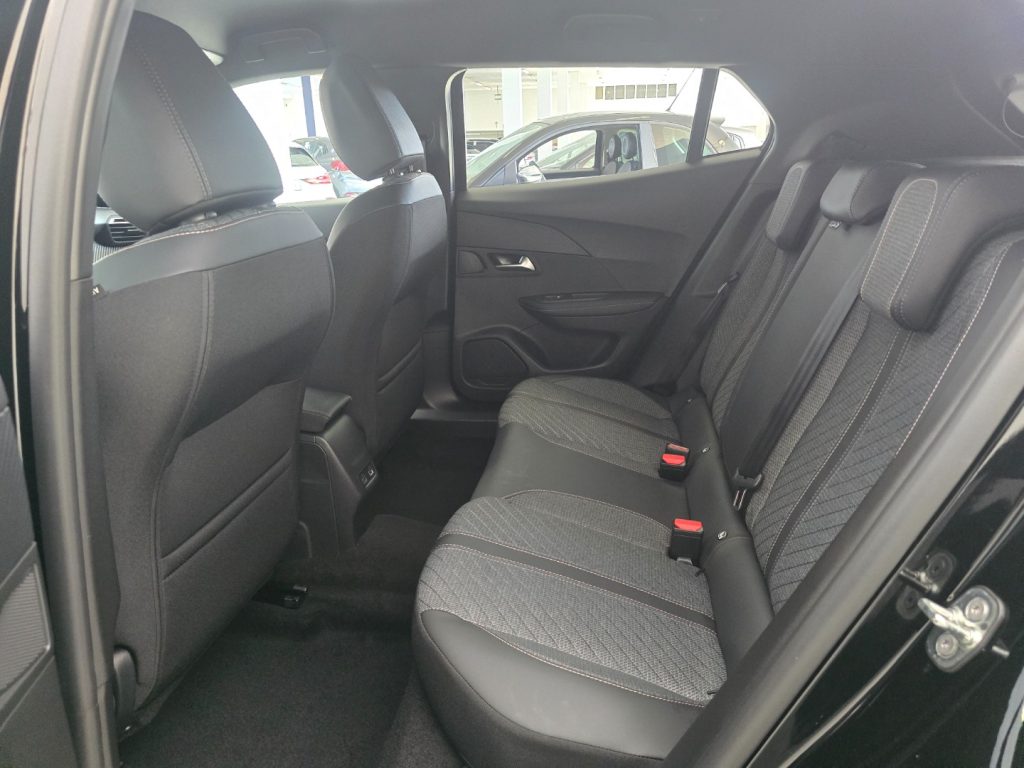 PEUGEOT 2008 PureTech 100 S&S Allure - 22