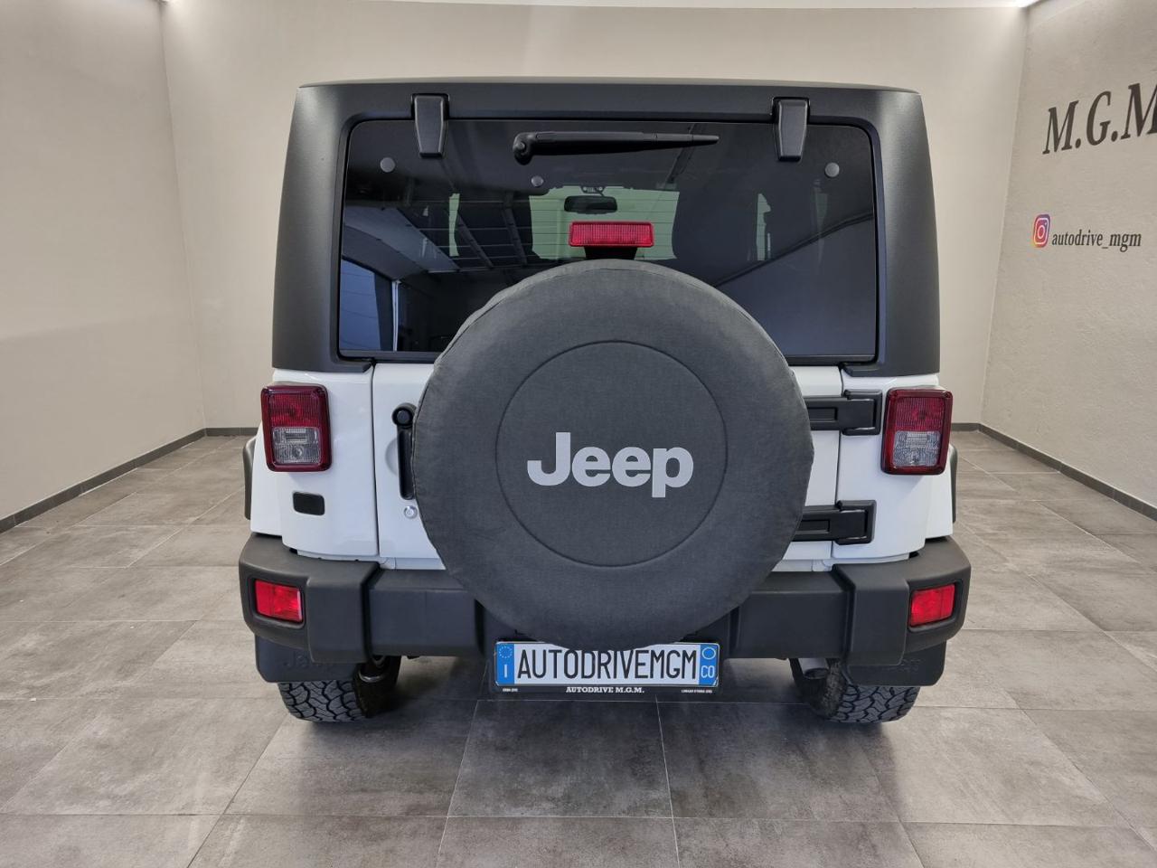 JEEP Wrangler 2.8 CRD DPF Sahara Auto - 3