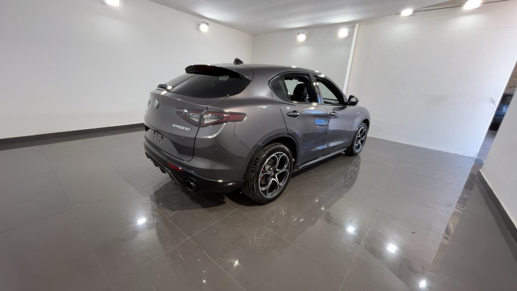 ALFA ROMEO Stelvio 2.2 TD 210 CV AT8 Q4 Veloce - 3