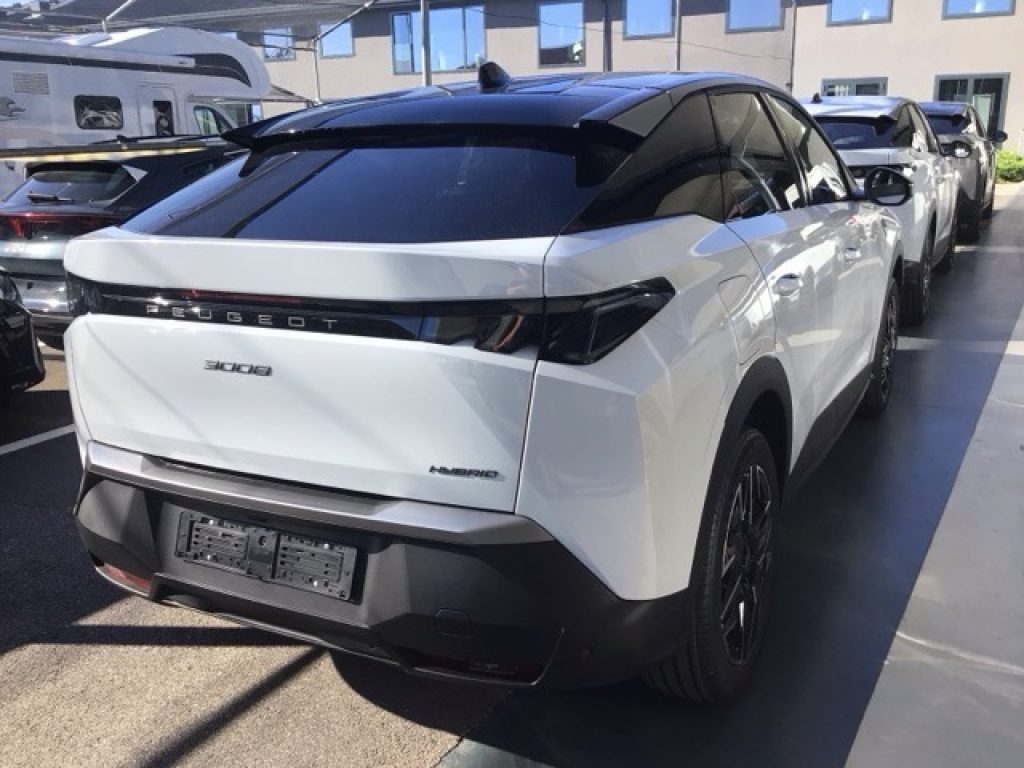 PEUGEOT 3008 Hybrid 145 e-DCS6 GT - 2