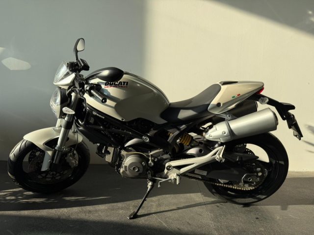 DUCATI Monster 696 Bianco pastello