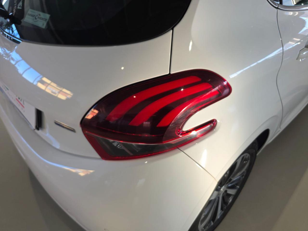 PEUGEOT 208 1° serie PureTech 82 5 porte Allure - 10