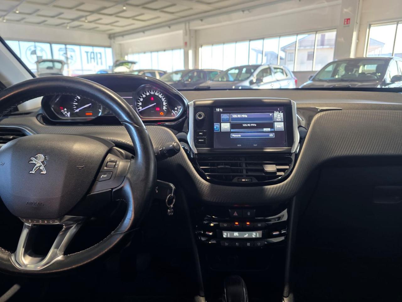 PEUGEOT 208 1° serie PureTech 82 5 porte Allure - 15