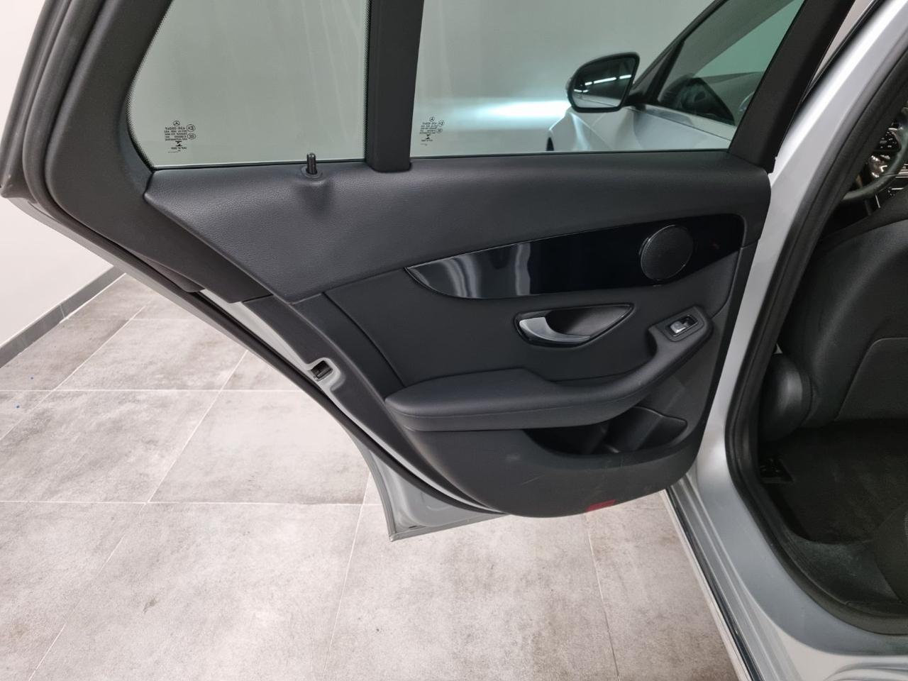 MERCEDES-BENZ C 220 d S.W. 4Matic Auto Premium - 23