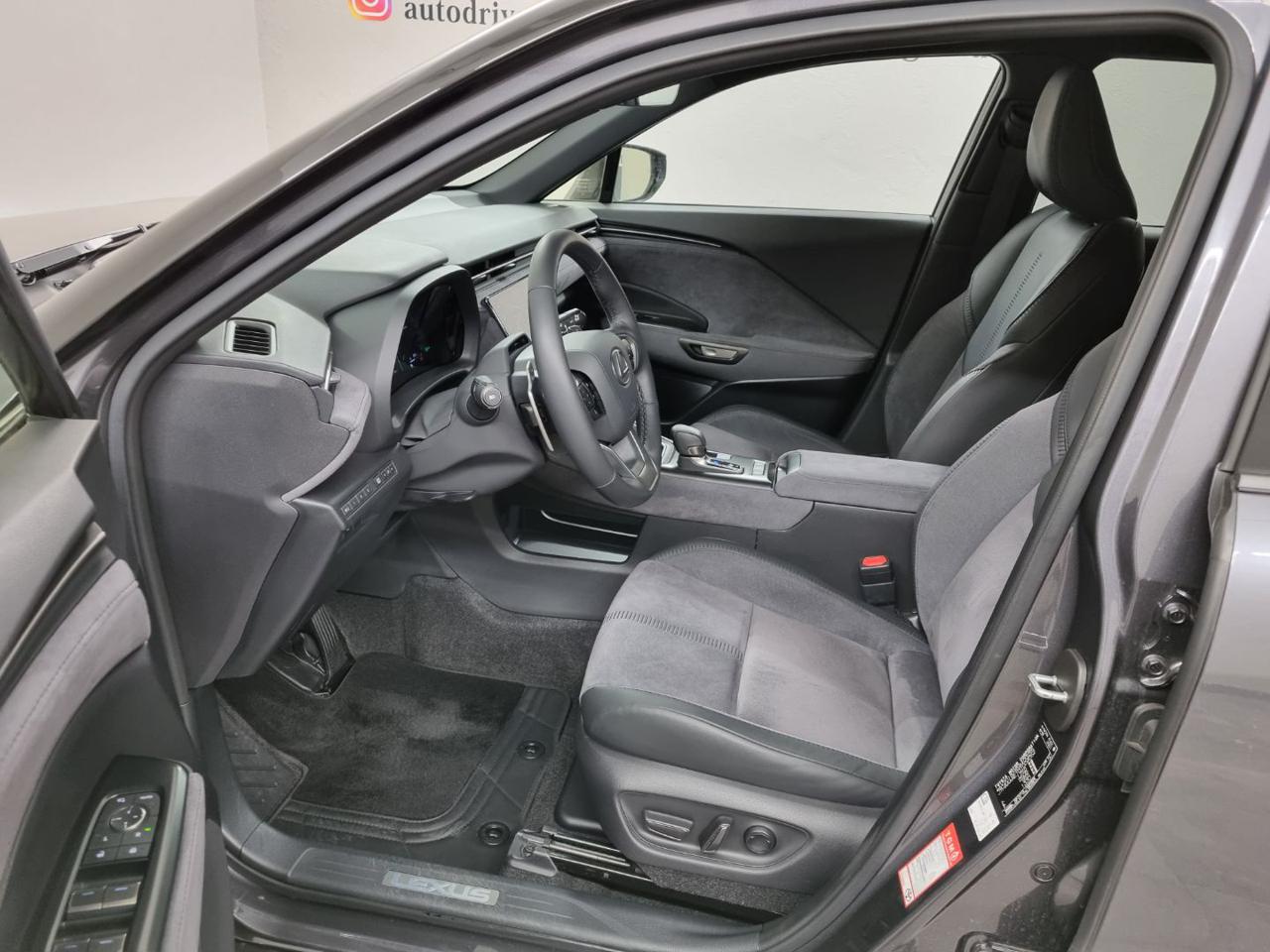 LEXUS LBX Hybrid Cool - 7