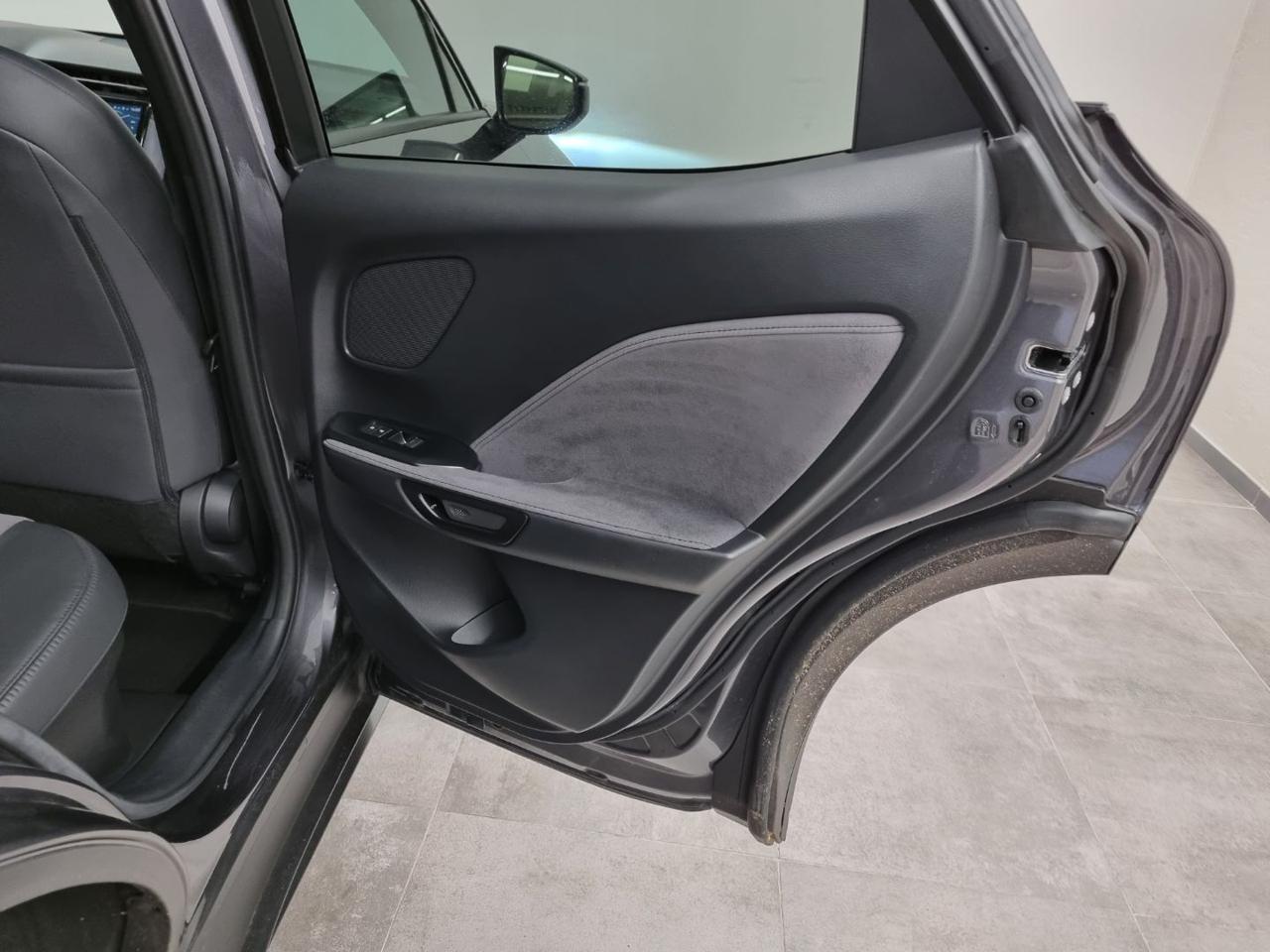 LEXUS LBX Hybrid Cool - 27