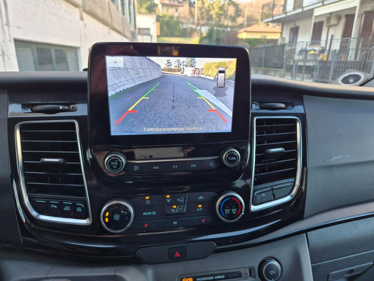 FORD Tourneo Custom 320 2.0 EcoBlue 185CV aut. PC Sport - 21