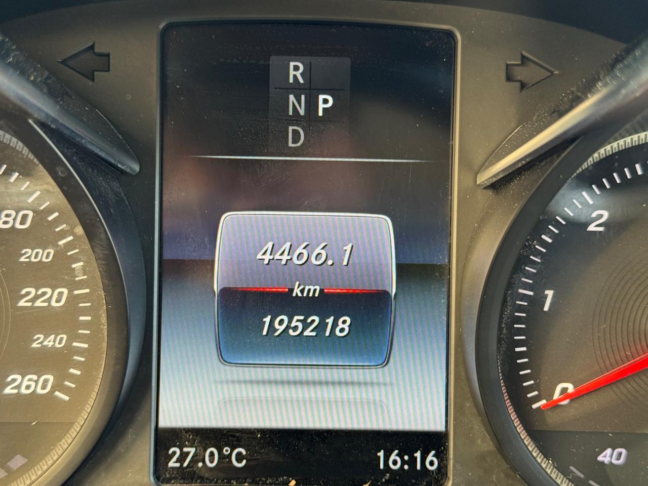 MERCEDES-BENZ GLC 220 d 4Matic Coupé Sport (FULL OPTIONAL) - 16