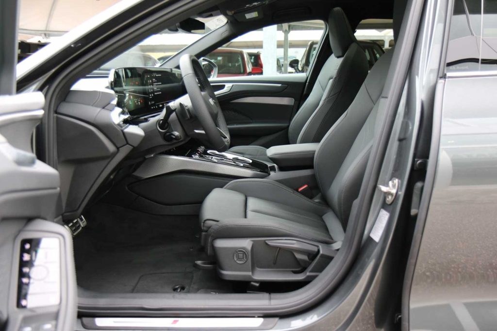 AUDI A6 Avant 40 2.0 TDI S tronic S line edition - 3