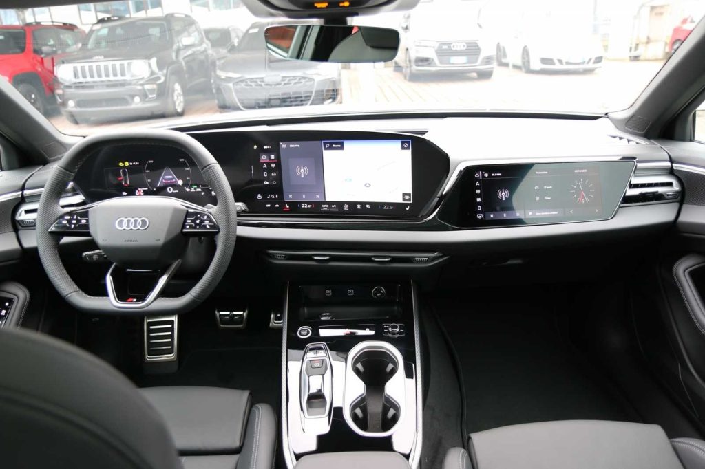 AUDI A6 Avant 40 2.0 TDI S tronic S line edition - 4
