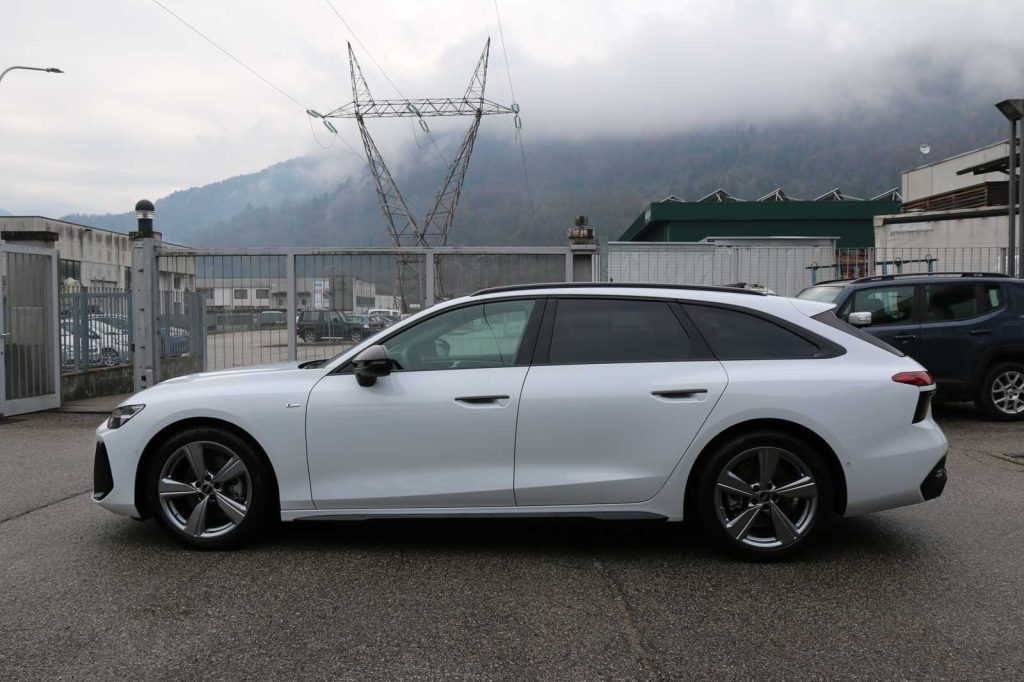 AUDI A6 Avant 40 2.0 TDI S tronic S line edition - 8
