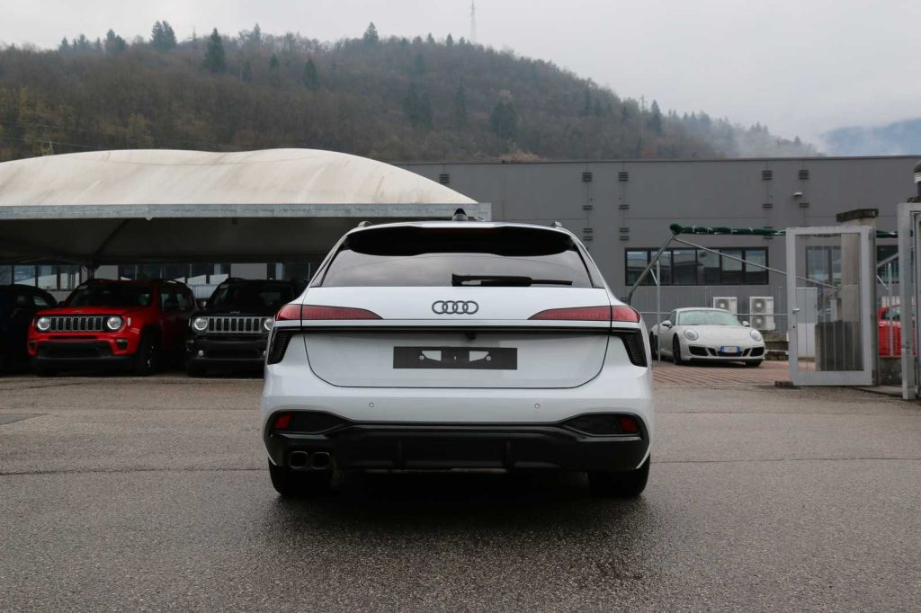 AUDI A6 Avant 40 2.0 TDI S tronic S line edition - 10