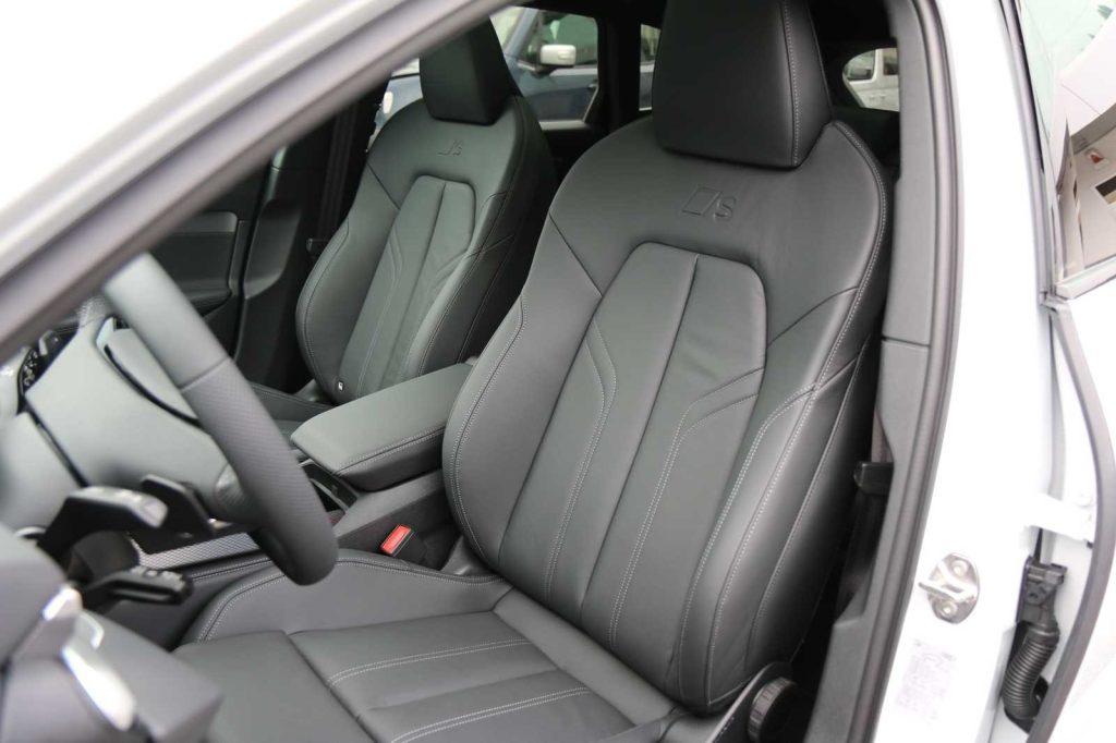 AUDI A6 Avant 40 2.0 TDI S tronic S line edition - 12
