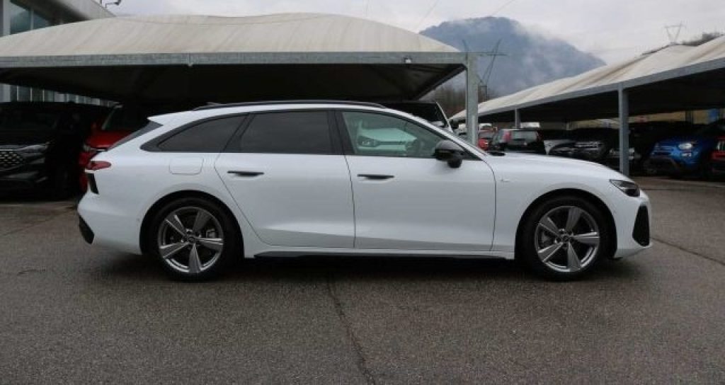 AUDI A6 Avant 40 2.0 TDI S tronic S line edition - 9