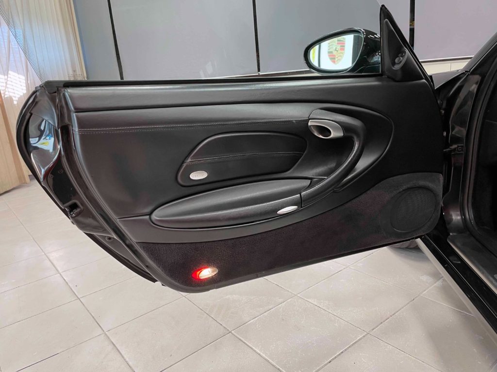 PORSCHE 911 996 COUPE TIPTRONIC 3.4 CARRERA 4 - 40