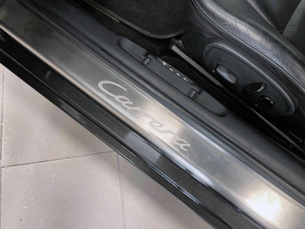 PORSCHE 911 996 COUPE TIPTRONIC 3.4 CARRERA 4 - 44