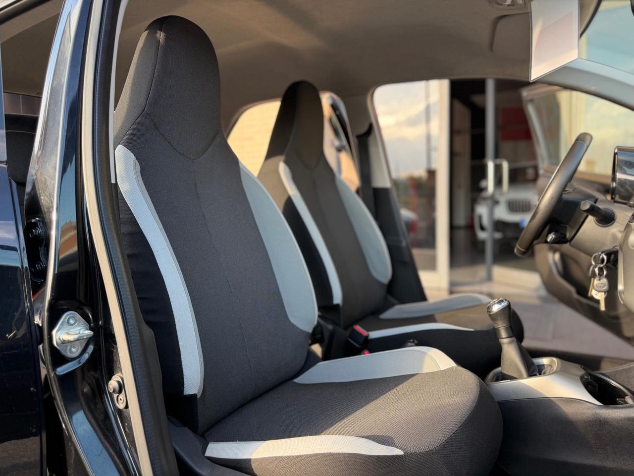 TOYOTA Aygo 1.0 VVT-i 69 CV 5 porte x-play (NESSUN VINCOLO) - 9