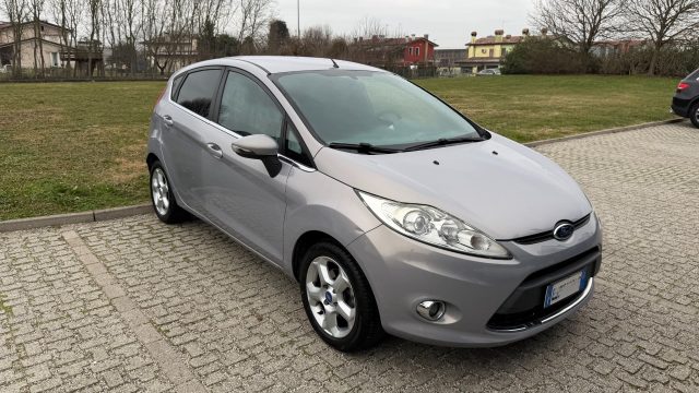 FORD Fiesta Grigio metallizzato