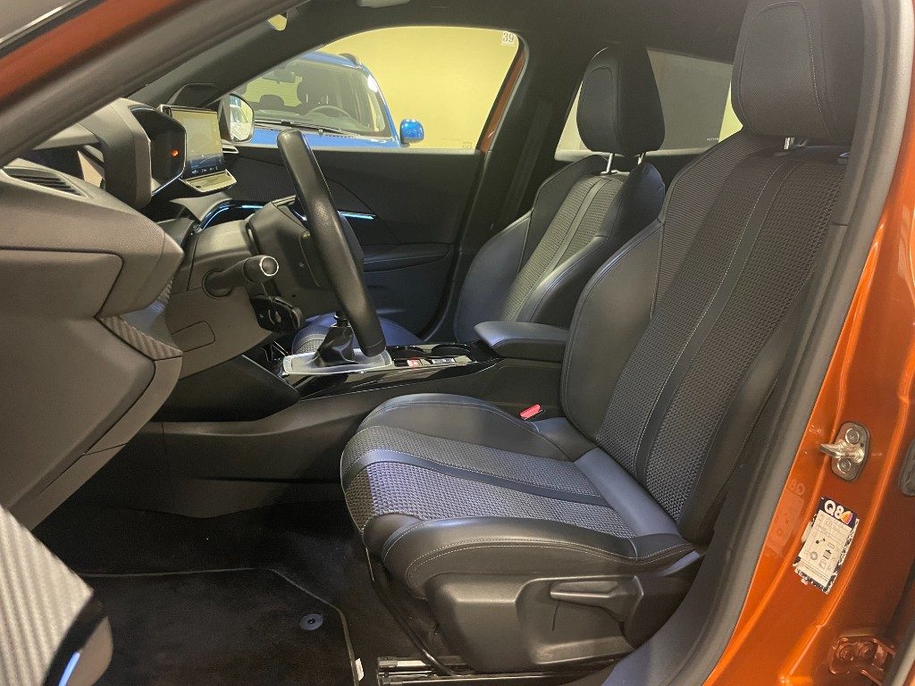 PEUGEOT 2008 BlueHDi 100 S&S GT Line--UNICO PROPRIETARIO-- - 19